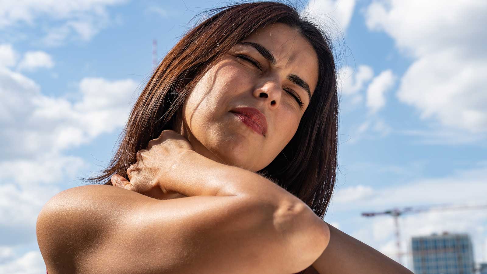 https://www.jeffersonhealth.org/content/dam/health2021/images/photos/stock/people/non-clinical/woman-shoulder-pain.jpg